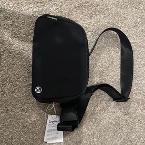 Belt bag lookalike